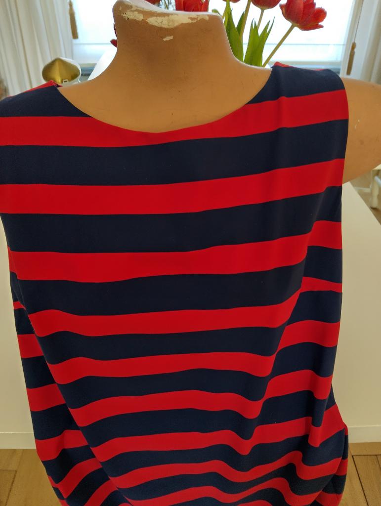 Rood-blauwe jurk van La Dress. Travelstof. Maat L, Kleding | Dames, Jurken, Maat 42/44 (L), Ophalen of Verzenden, Zo goed als nieuw