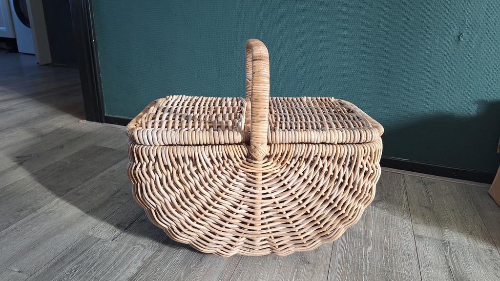 Rieten manden, Ophalen, Nieuw