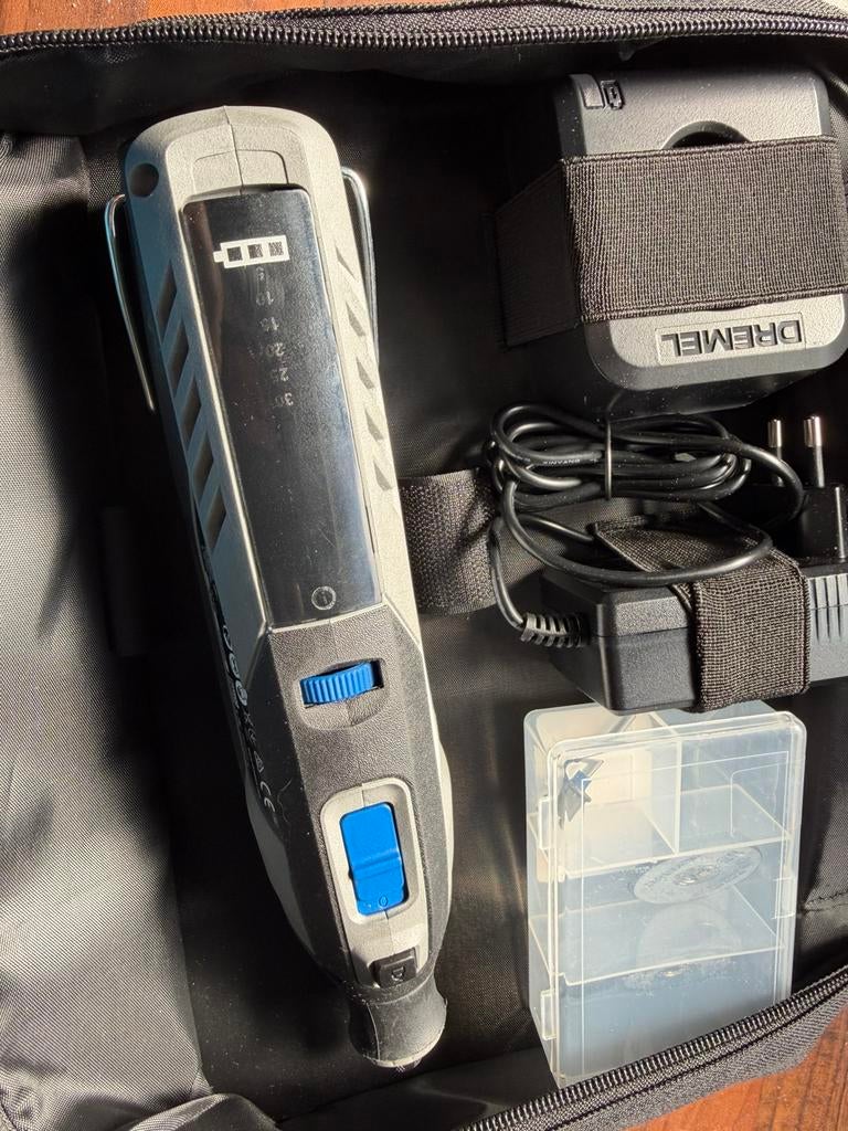 Dremel 8250 accu, Verzenden, Zo goed als nieuw