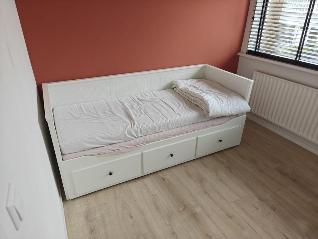 IKEA Hemnes bedbank - wit, Ophalen, Eenpersoons, Wit, Zo goed als nieuw