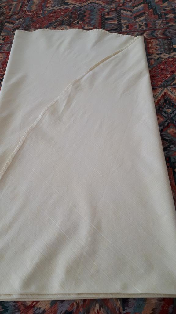 Een zgan licht citroen geel rond tafellaken diam.150 cm, Ophalen of Verzenden, Zo goed als nieuw, Rond, Binnen