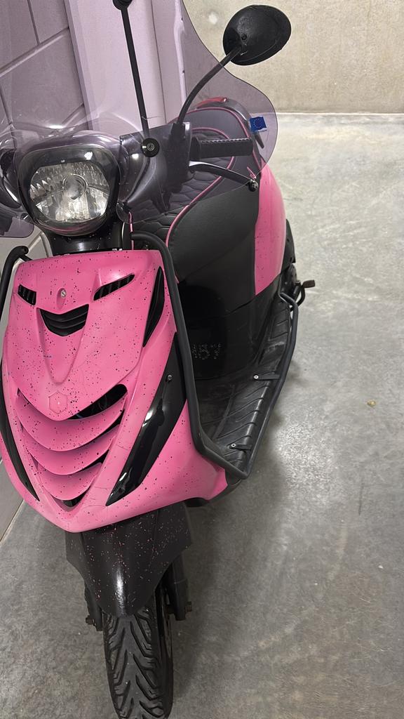 Zip 50cc brom, Fietsen en Brommers, Scooters | Overige merken, Ophalen, Zo goed als nieuw, Benzine