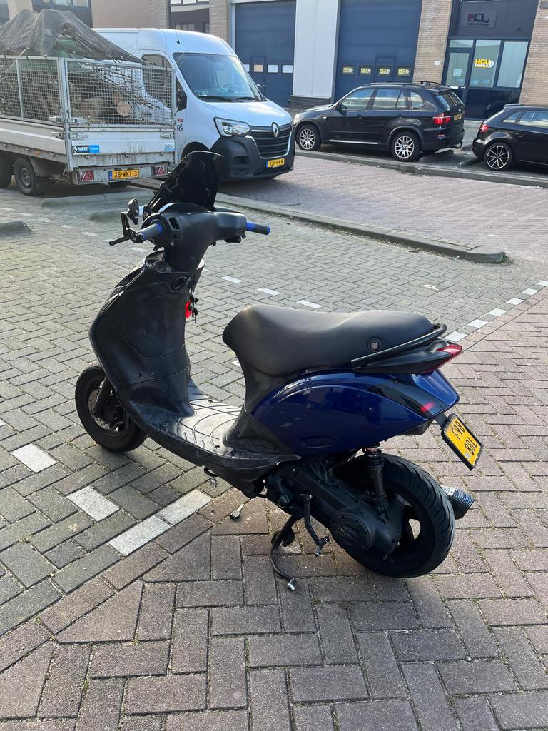 WOK piaggio zip 80cc, Fietsen en Brommers, Scooters | Piaggio, Gebruikt, Zip, Maximaal 45 km/u, Benzine, Ophalen