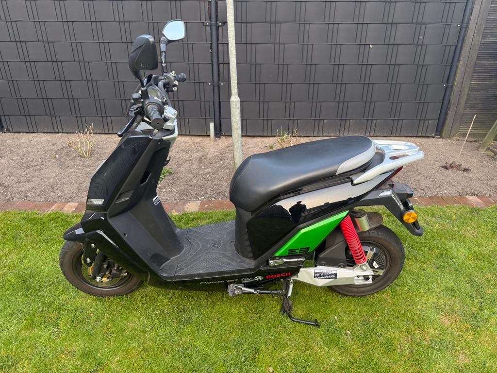 Nette en weinig gebruikte Lifan elektriche scooter., Fietsen en Brommers, Elektrisch, Zo goed als nieuw, Ophalen, Overige merken