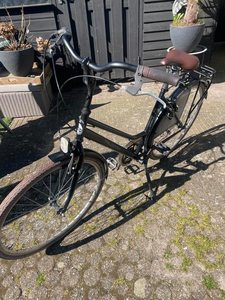 Pelikaan damesfiets 28 inch met Axa slot, Fietsen en Brommers, Fietsen | Dames | Damesfietsen, Zo goed als nieuw, Overige merken