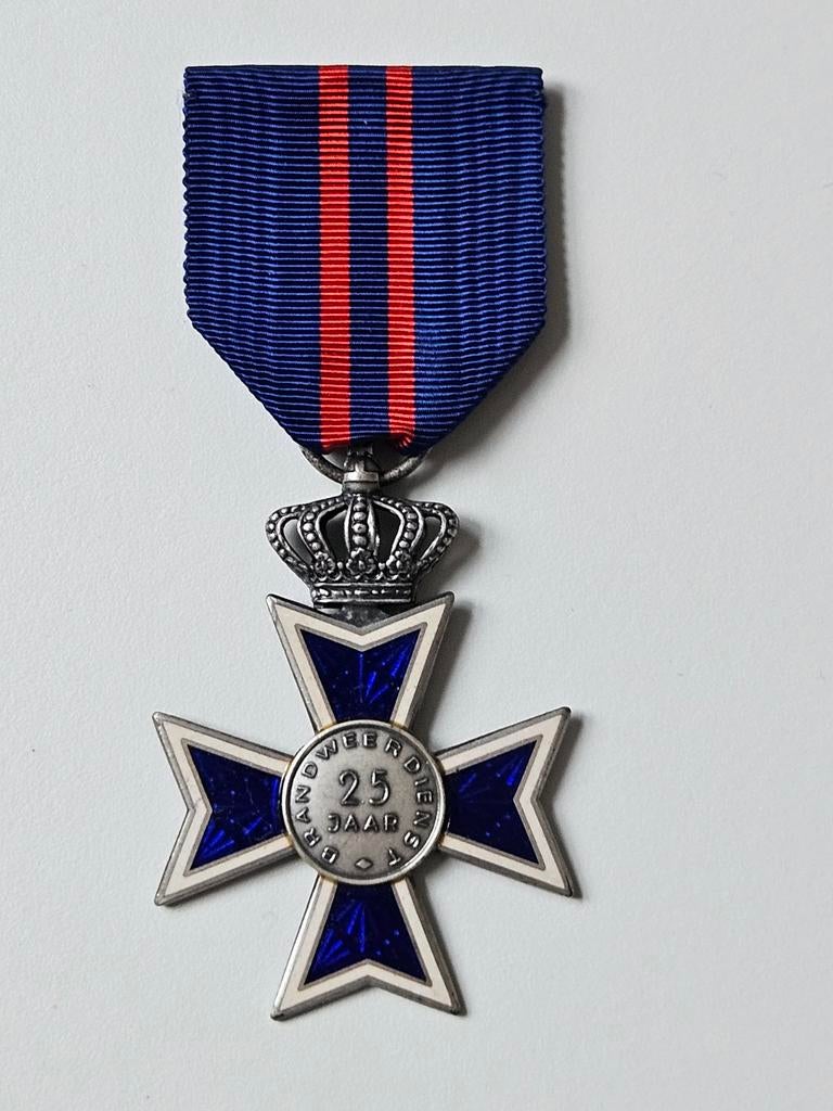 Trouwe dienst brandweer Kruis 25 jaar onderscheiding, Verzamelen, Ophalen of Verzenden, Nederland, Embleem of Badge