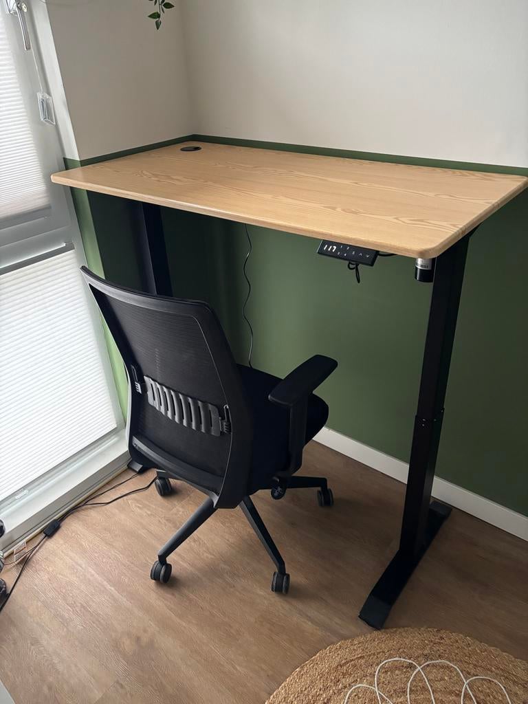 ZGAN Elektrisch zit sta bureau met bureaustoel, Huis en Inrichting, Bureaus, Ophalen, Zit-sta bureau, 120 cm, Zo goed als nieuw