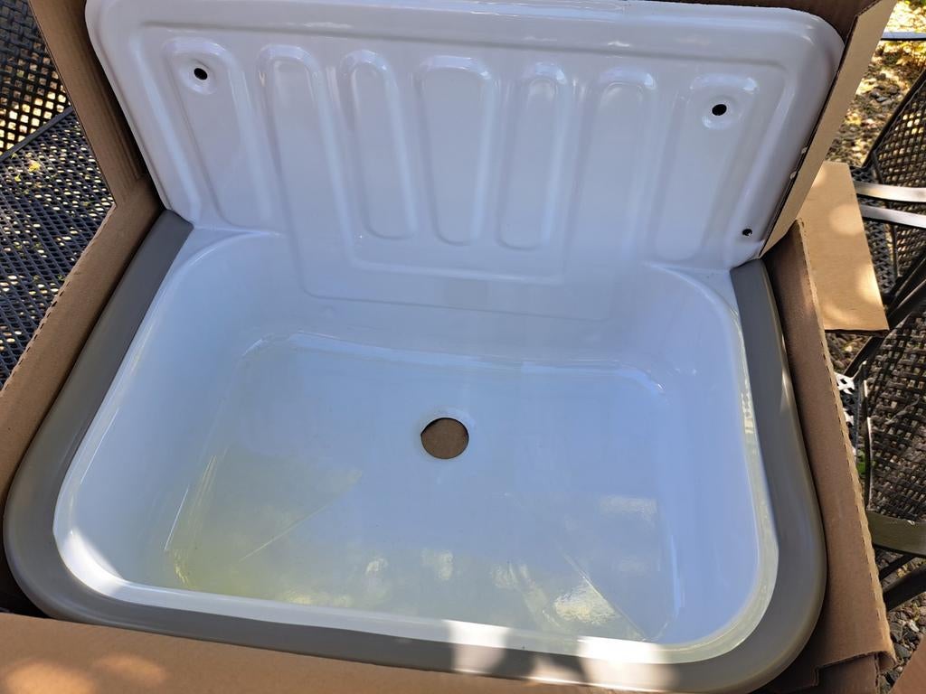 uitstortgootsteen  wit van kleur met  rooster, Ophalen of Verzenden, Nieuw, Rvs, Overige typen