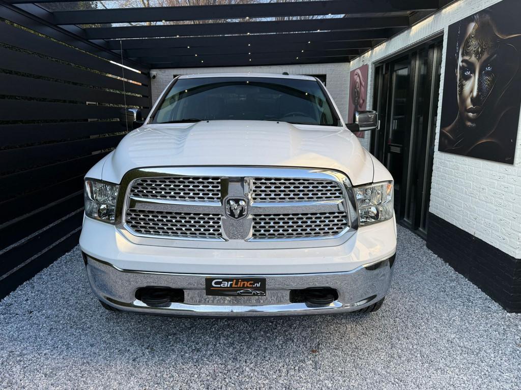Dodge Ram 1500 5.7 V8 Quad Cab 6'4 DEALER ONDERHOUDEN, 6 PER, Auto's, Automaat, Gebruikt, 5654 cc, Parkeersensor