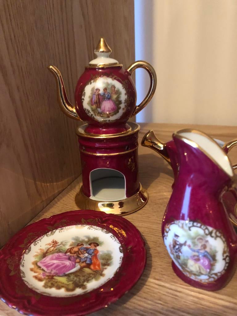 Limoges d'or miniatuur theeserviesje, Ophalen