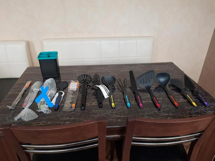 Nieuwe Tupperware Keukenhulpjes Set - Gratis Verzending, Huis en Inrichting, Keuken | Tupperware, Nieuw, Ophalen of Verzenden