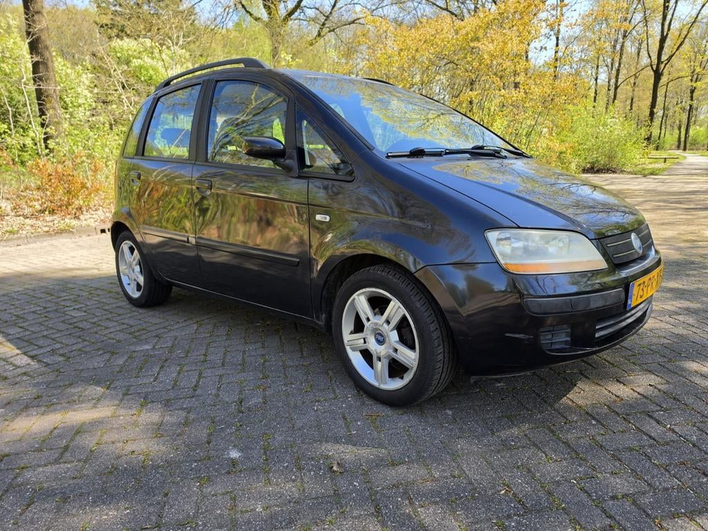Fiat Idea 1.4 16V 2004 Zwart clima. 124.910 km NAP, Voorwielaandrijving, Idea, 400 kg, Zwart