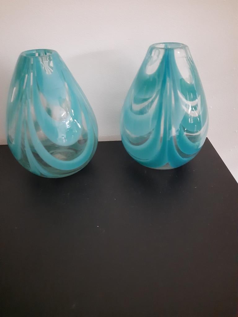 Set van 2 turquoise handgeblazen vazen, Antiek en Kunst, Ophalen of Verzenden