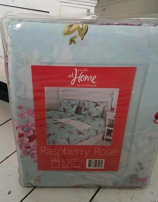 Dekbedovertrek  Ariadne at Home Raspberry Rose 200x200/220, Blauw, Dekbedovertrek, Ophalen of Verzenden, Nieuw