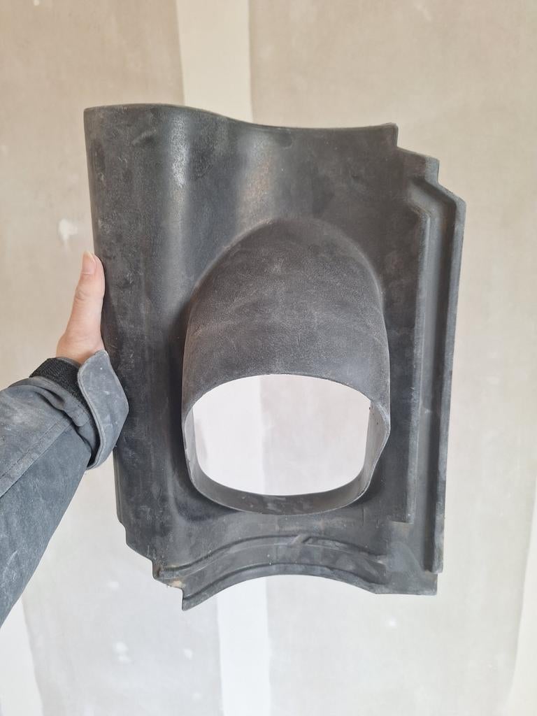 Dakdoorvoerpan Ubbink OVH = BY, 131 mm, Ophalen, Kunststof, Gebruikt, Zwart