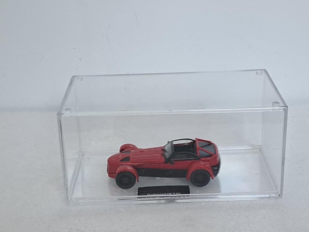 Donkervoort D8 GTO rood 1/43  Gratis vitrinebox, Ophalen of Verzenden, Zo goed als nieuw, Auto, Overige merken
