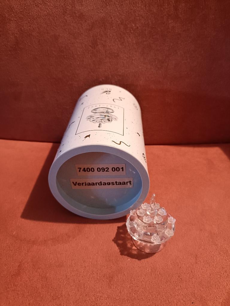 Swarovski SCS 1992 Jubileum verjaardagstaart, Verzamelen, Swarovski, Ophalen of Verzenden, Zo goed als nieuw, Figuurtje