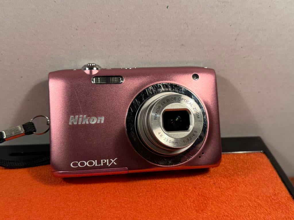 Roze Nikon Coolpix S2600, Gebruikt, Ophalen of Verzenden, X, X