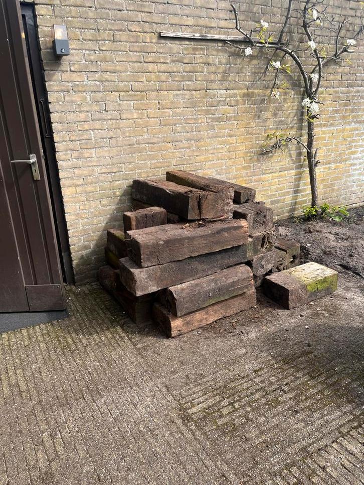 Gebruikte spoorbielzen voor tuin of decoratie, Tuin en Terras, Bielzen en Borders, Gebruikt, Overige typen, Overige materialen