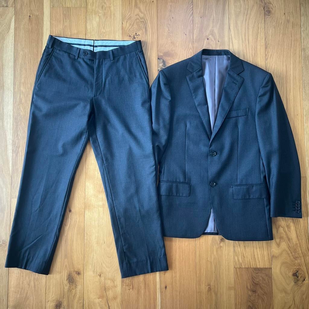 Suitsupply pak donkergrijs met krijtstreep 44/46, Ophalen of Verzenden, Gedragen, Maat 46 (S) of kleiner, Grijs