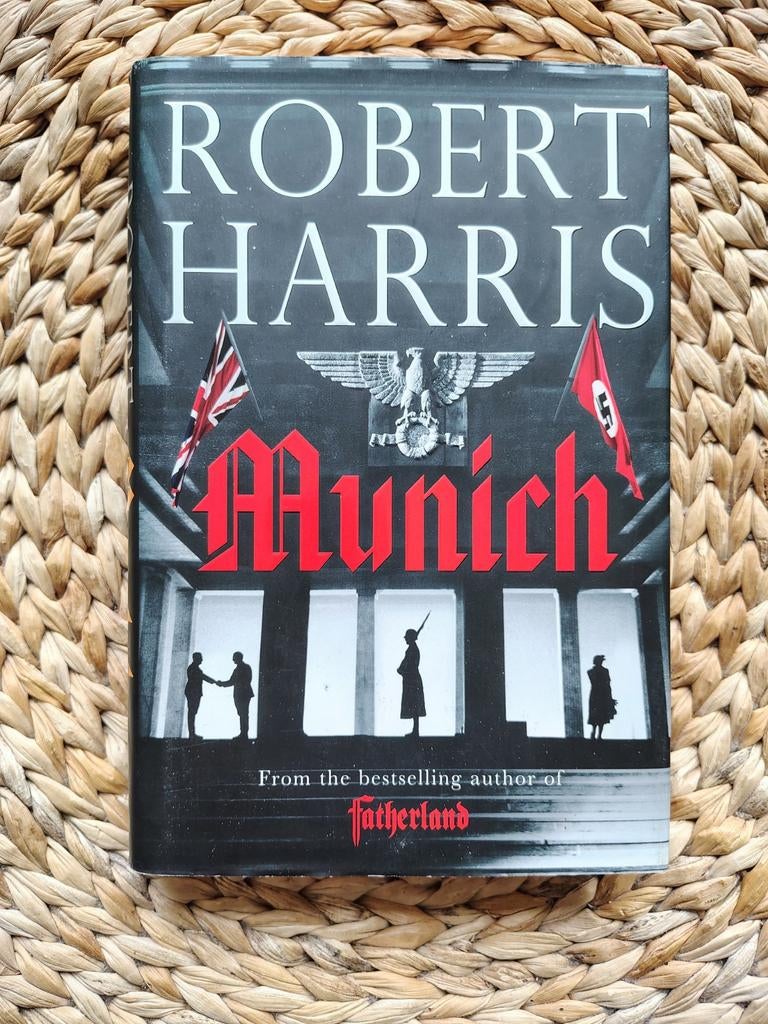 Robert Harris - Munich, Boeken, Ophalen of Verzenden