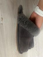 Ugg pantoffels grijs - Maat 41, Ophalen of Verzenden, Gedragen, Grijs, Pantoffels of Sloffen