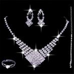 Zilveren ketting met oorbellen, een ring, met veel strass., Overige materialen, Verzenden, Met strass, Nieuw