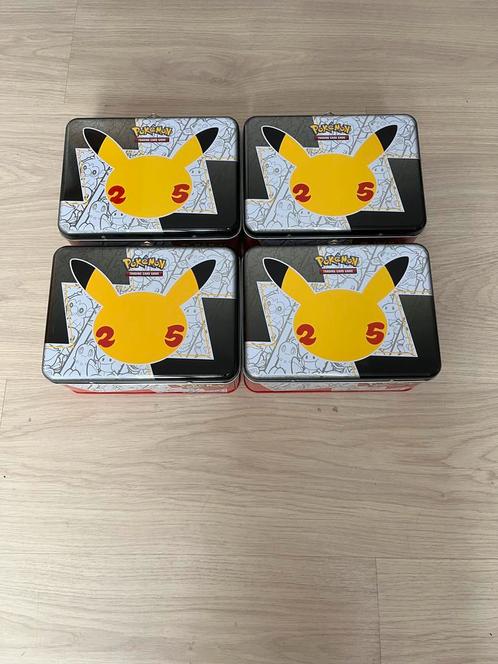 Celebrations Collectors Chest geopend, Hobby en Vrije tijd, Verzamelkaartspellen | Pokémon, Zo goed als nieuw, Ophalen of Verzenden