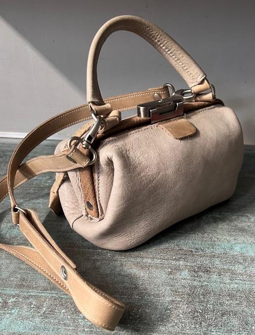 Prachtige kleine leren doctor's bag/ dokterstas., Sieraden, Tassen en Uiterlijk, Tassen | Schoudertassen, Zo goed als nieuw, Beige