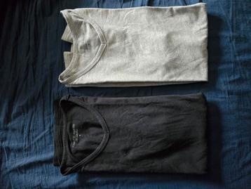 2 t-shirts Tommy Hilfiger maat S beschikbaar voor biedingen