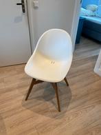 Witte stoel met houten poten, Ophalen, Kunststof, Gebruikt, Wit