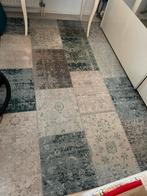 GRATIS Tapijt, kussen en decoratie vazen, Huis en Inrichting, Stoffering | Tapijten en Kleden, Ophalen, Gebruikt, 150 tot 200 cm