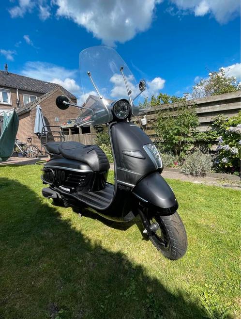 Peugeot Django 2022 , geel kenteken, Fietsen en Brommers, Scooters | Peugeot, Zo goed als nieuw, Overige modellen, Ophalen