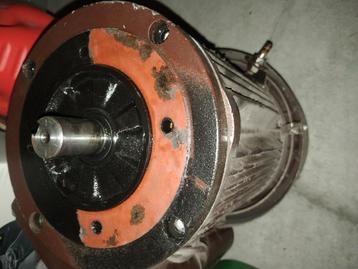 Zware Electromotor 220v gezekerd op 44amp beschikbaar voor biedingen