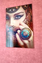 Glas Schilderij - Oosterse Vrouw, Ophalen