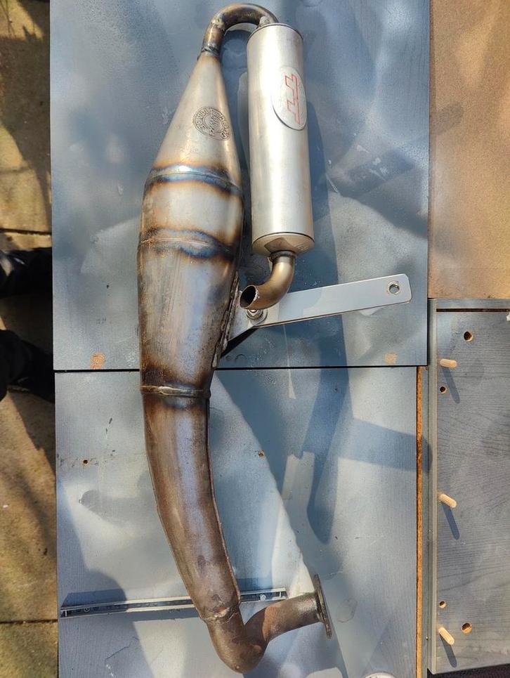 Leovince TT Uitlaat - Scooter Uitlaat, Fietsen en Brommers, Brommeronderdelen | Scooters, Gebruikt, Overige merken, Uitlaat, Ophalen of Verzenden