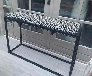 Nieuwe zwart witte luxe sidetable hotel chic  beschikbaar voor biedingen