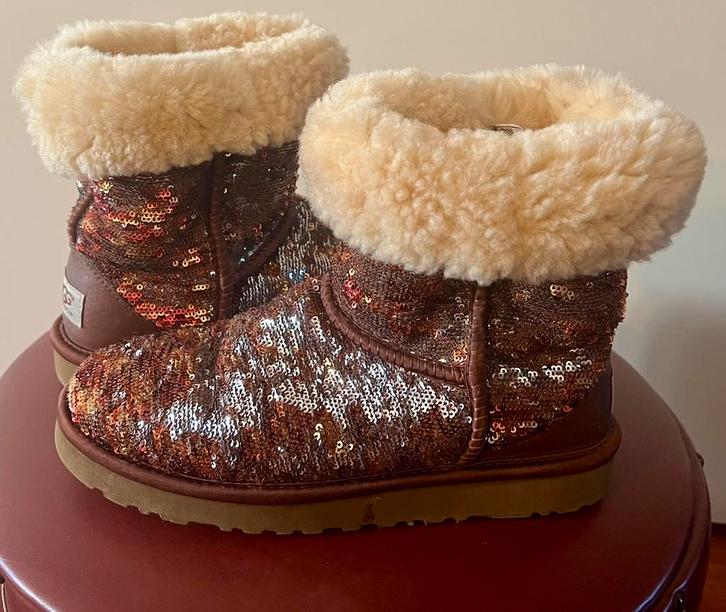 Leuke originele Uggs /ugg laarsjes pailletten maat, Kinderen en Baby's, Babykleding | Schoentjes en Sokjes, Zo goed als nieuw