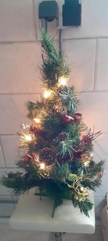 2 x Kerstboom hoogte 54  cm beschikbaar voor biedingen