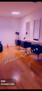 2 salon Chairs for sale, Ophalen, Twee, Zwart, Leer