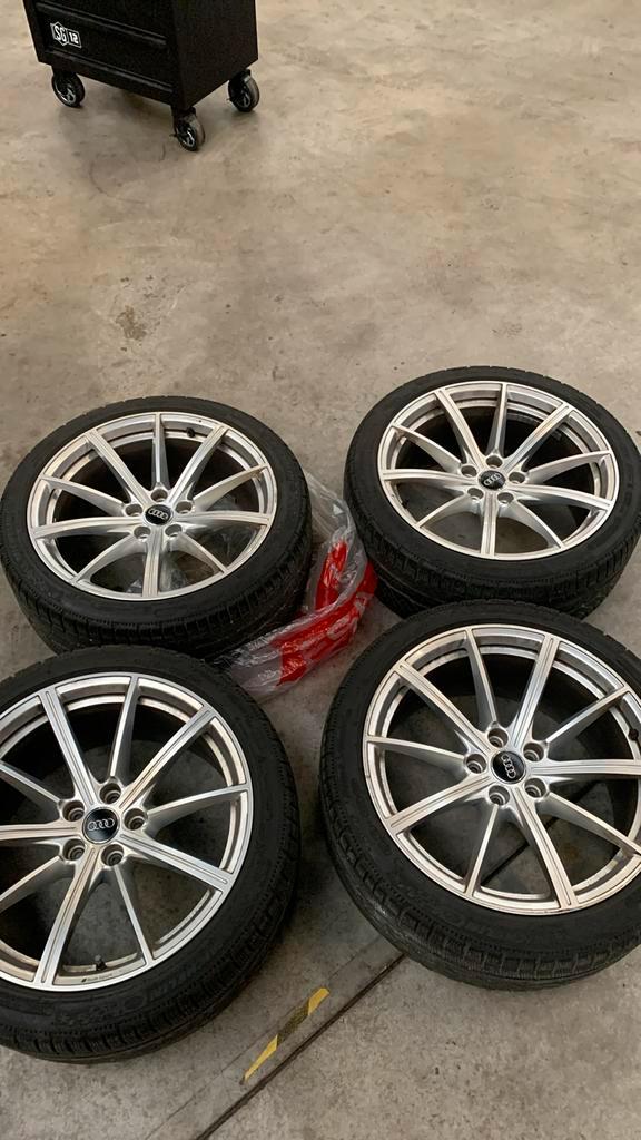Audi rs4 b9 winter set 19 inch, Auto-onderdelen, Banden en Velgen, Banden en Velgen, Winterbanden, 19 inch, 265 mm, Personenwagen