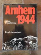 Arnhem 1944 - Fotoreportage van Janusz Piekalkiewicz, Ophalen of Verzenden, Tweede Wereldoorlog, Gelezen, Janusz Piekalkiewicz