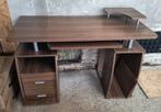 Mooi bureau notenhout kleur mag weg voor 15 euro, Ophalen, Gebruikt, Bureau
