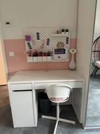 Ikea bureau, stoel en ophangbord, Huis en Inrichting, Bureaus, Ophalen, Zo goed als nieuw, Bureau