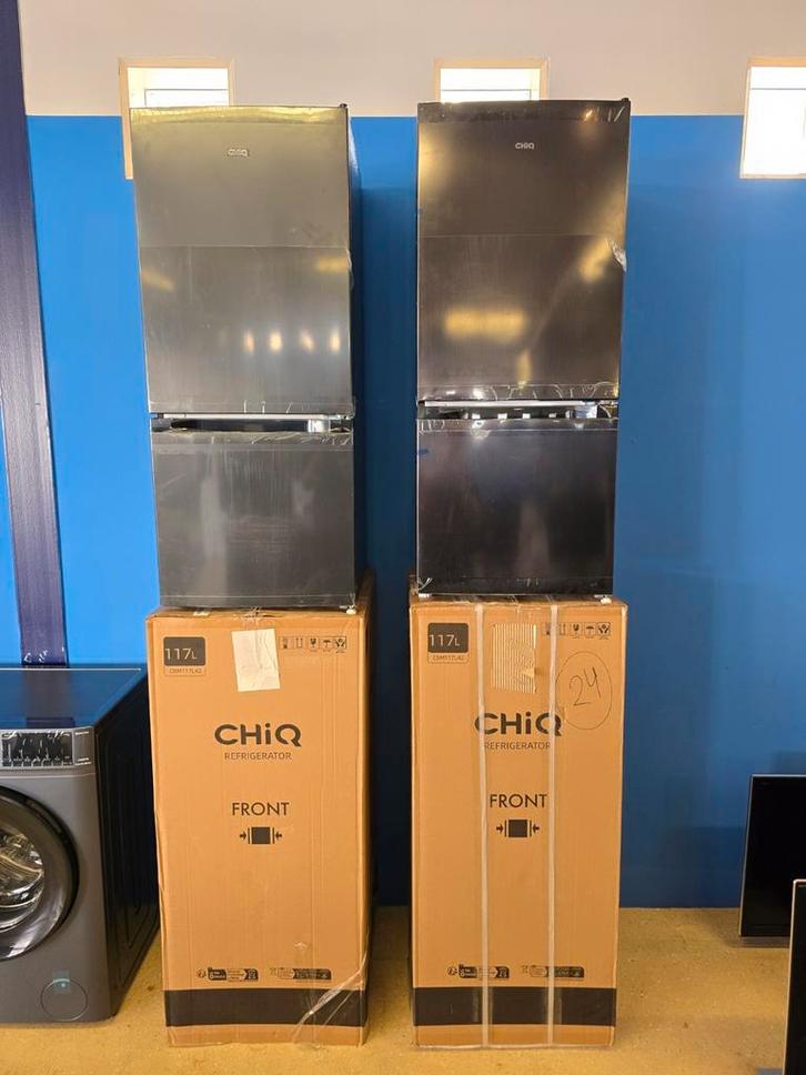Zwarte Chiq CBM117L42 koelvriescombinatie. Nieuw! Garantie ✅, Witgoed en Apparatuur, Koelkasten en IJskasten, Nieuw, Met aparte vriezer