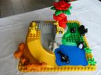 Lego duplo grondplaat met dierentuindieren., Kinderen en Baby's, Speelgoed | Duplo en Lego, Ophalen of Verzenden, Gebruikt, Complete set