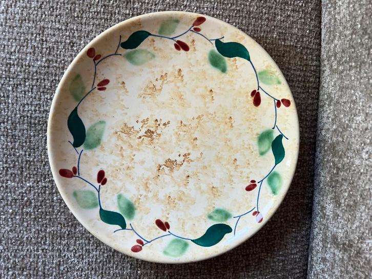 Gouda Holland “Regina” handbeschilderd bord, Antiek en Kunst, Antiek | Servies los, Ophalen of Verzenden