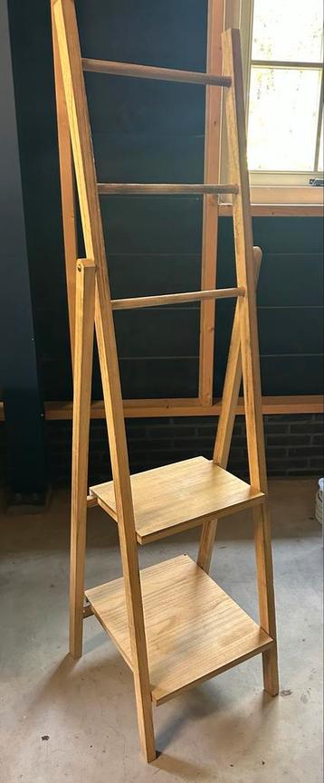 Kledingrek / welkomstbord standaard beschikbaar voor biedingen