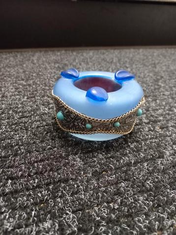 2 blauwe asbakken beschikbaar voor biedingen