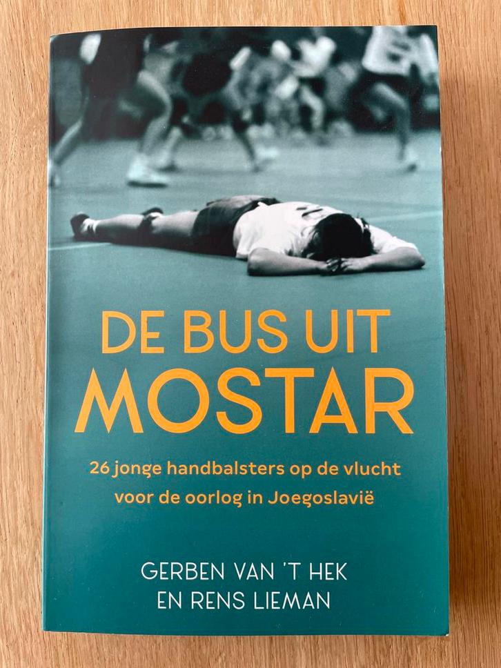 De Bus uit Mostar - Oorlog in Joegoslavië, Boeken, Oorlog en Militair, Gelezen, Overige onderwerpen, 1945 tot heden, Ophalen of Verzenden